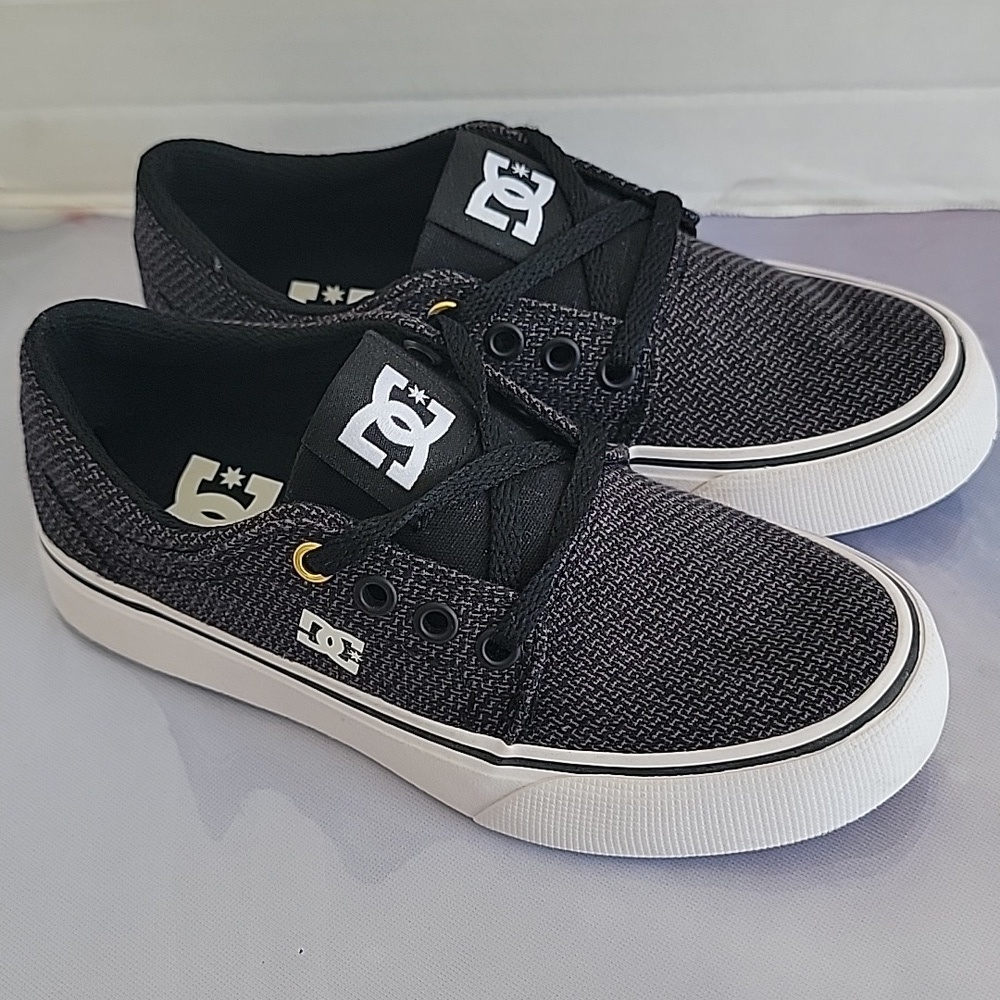 DC skateboard youth's Trase TX SE shoes size 13 color black/grey/white
